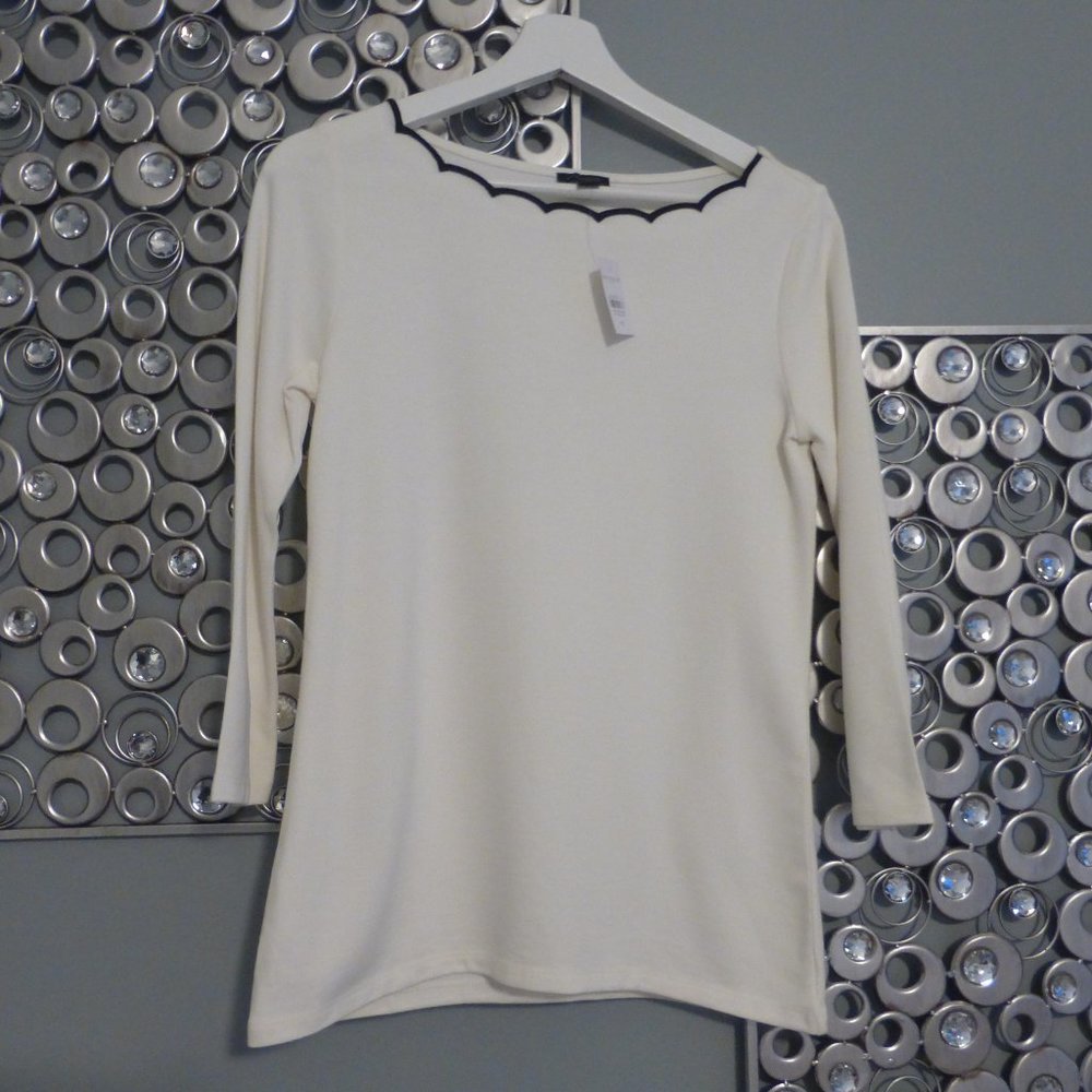 Ann Taylor Black and Off-White Scallop Neck Shirt